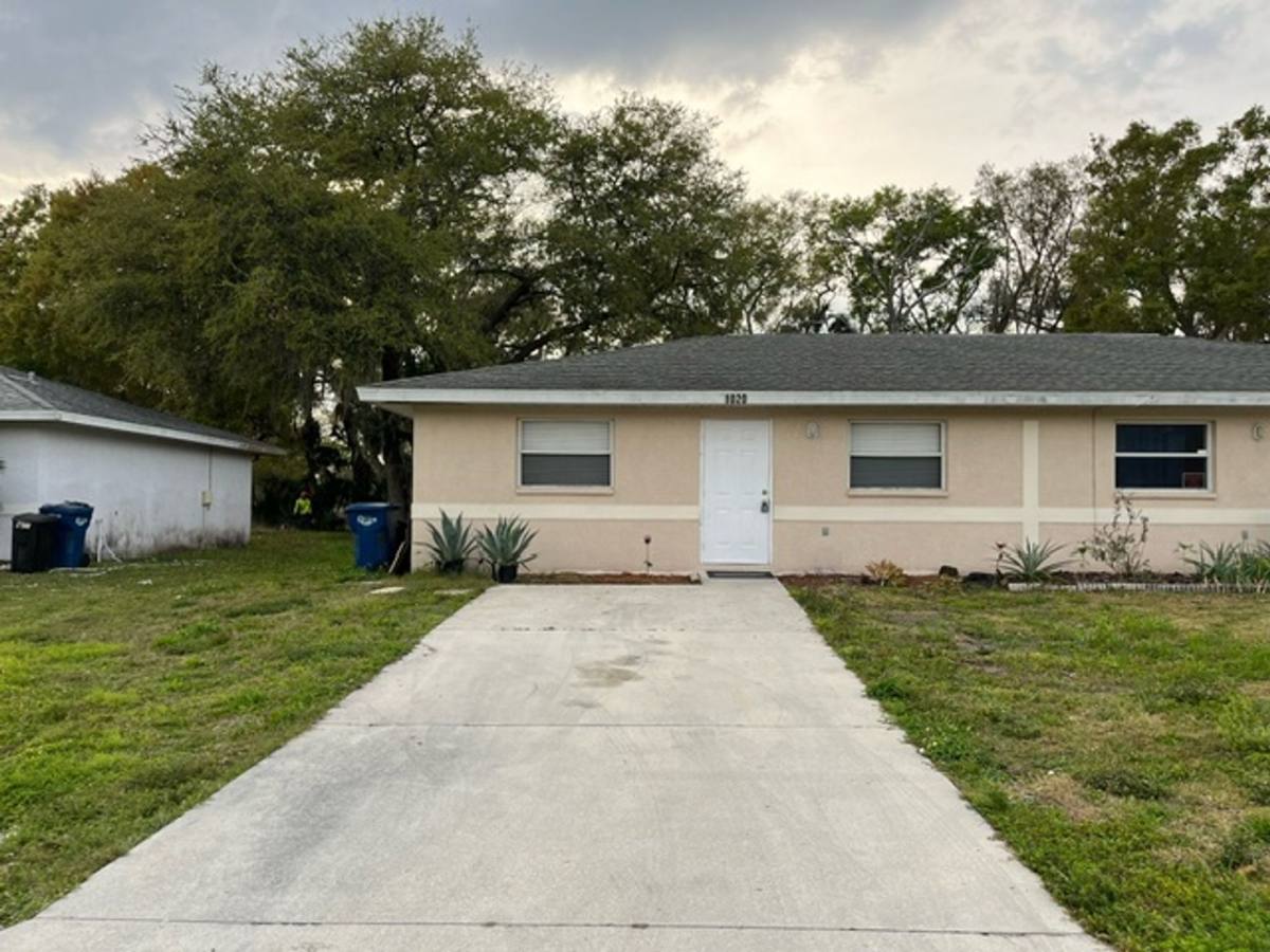 Apartment for rent at 1022 Hagle Park Rd, Bradenton, FL 34212