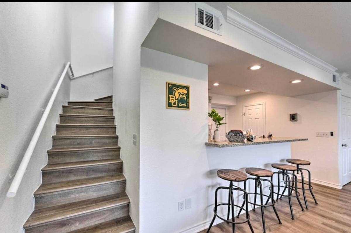 Apartment for rent at 2533 S 3rd St, Waco, TX 76706