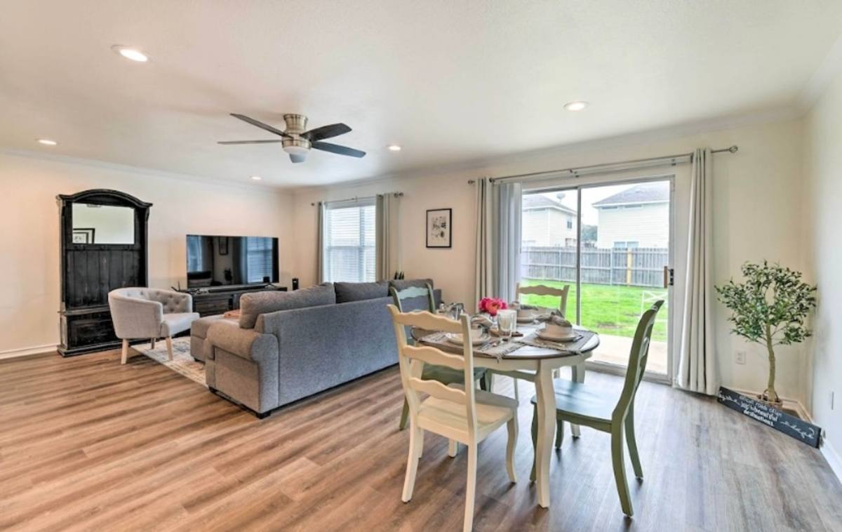 Apartment for rent at 2533 S 3rd St, Waco, TX 76706