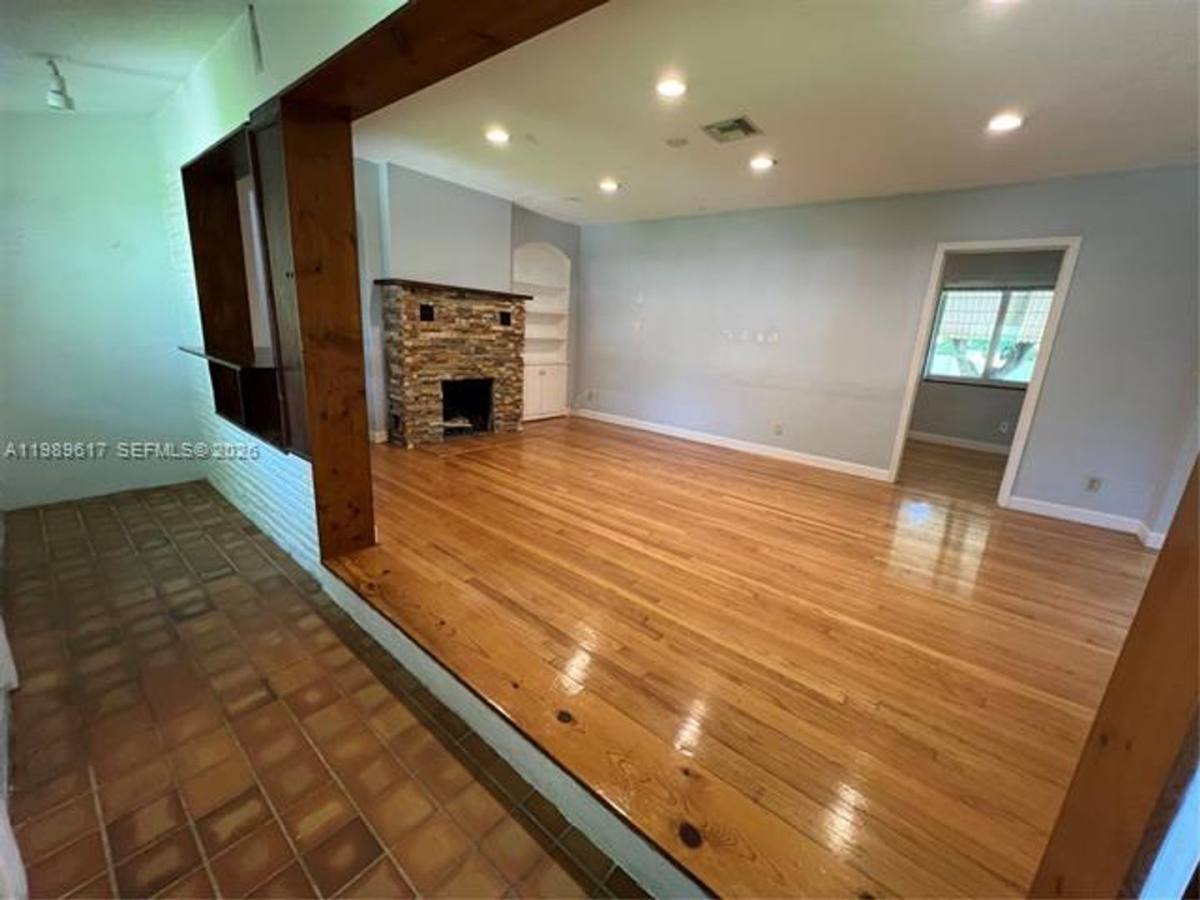 House for rent at 432 Palmetto Dr, Miami, FL 33166