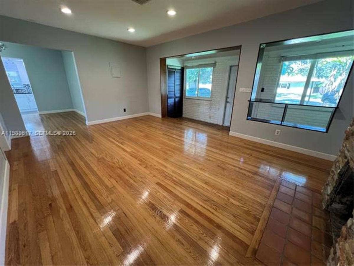 House for rent at 432 Palmetto Dr, Miami, FL 33166