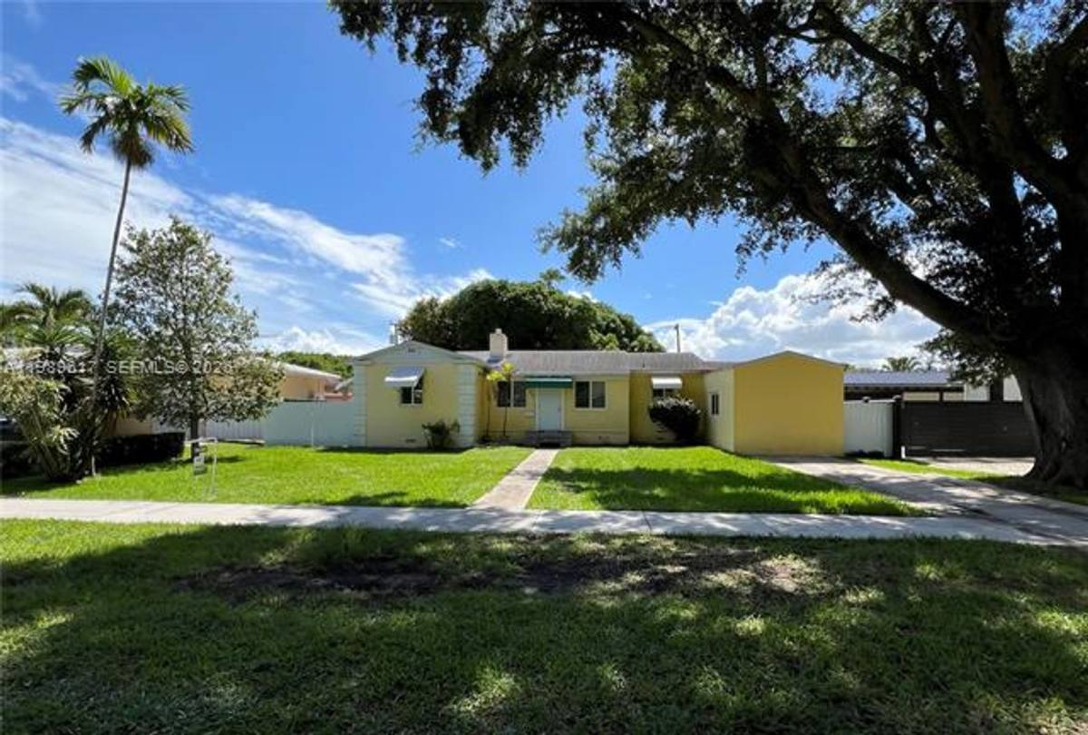 House for rent at 432 Palmetto Dr, Miami, FL 33166