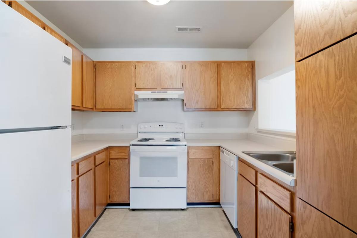 Apartment for rent at 100 Ridgewood Lane, Radford, VA 24141