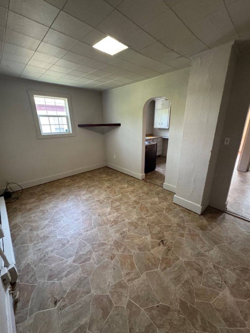 Apartment for rent at 429 Perry, Fort Wayne, IN 46808