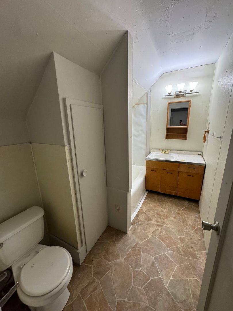 Apartment for rent at 429 Perry, Fort Wayne, IN 46808