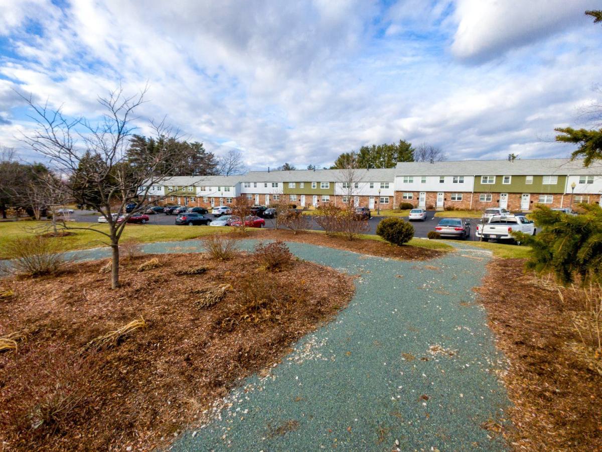 Townhouse for rent at 19 Hemlock Circle, Millis, MA 02054