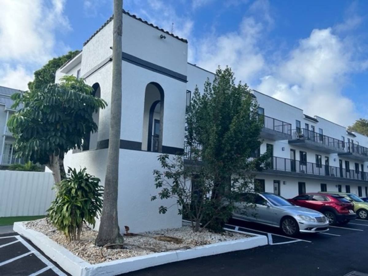 Apartment for rent at 2705 NE 9th Ave, Fort Lauderdale, FL 33334
