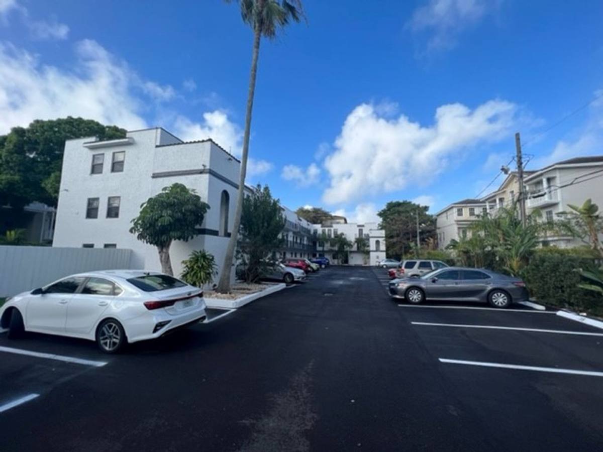 Apartment for rent at 2705 NE 9th Ave, Fort Lauderdale, FL 33334
