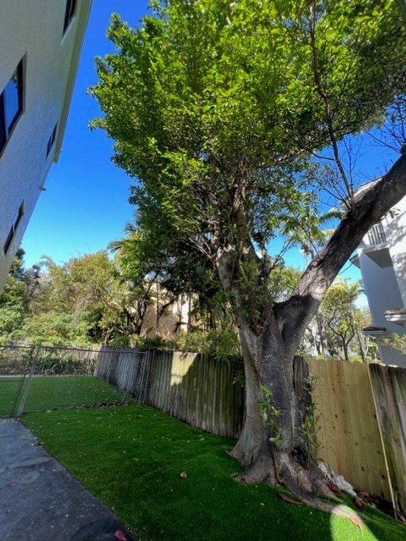 Apartment for rent at 2705 NE 9th Ave, Fort Lauderdale, FL 33334