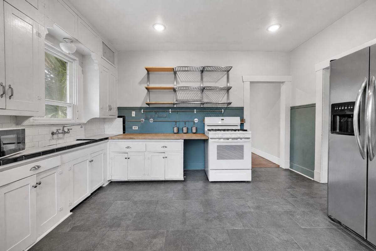 House for rent at 502 E Courtland Place, San Antonio, TX 78212