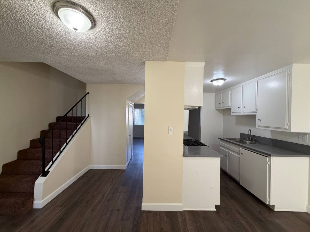 Apartment for rent at 10733 Orange Grove Ave, Whittier, CA 90601