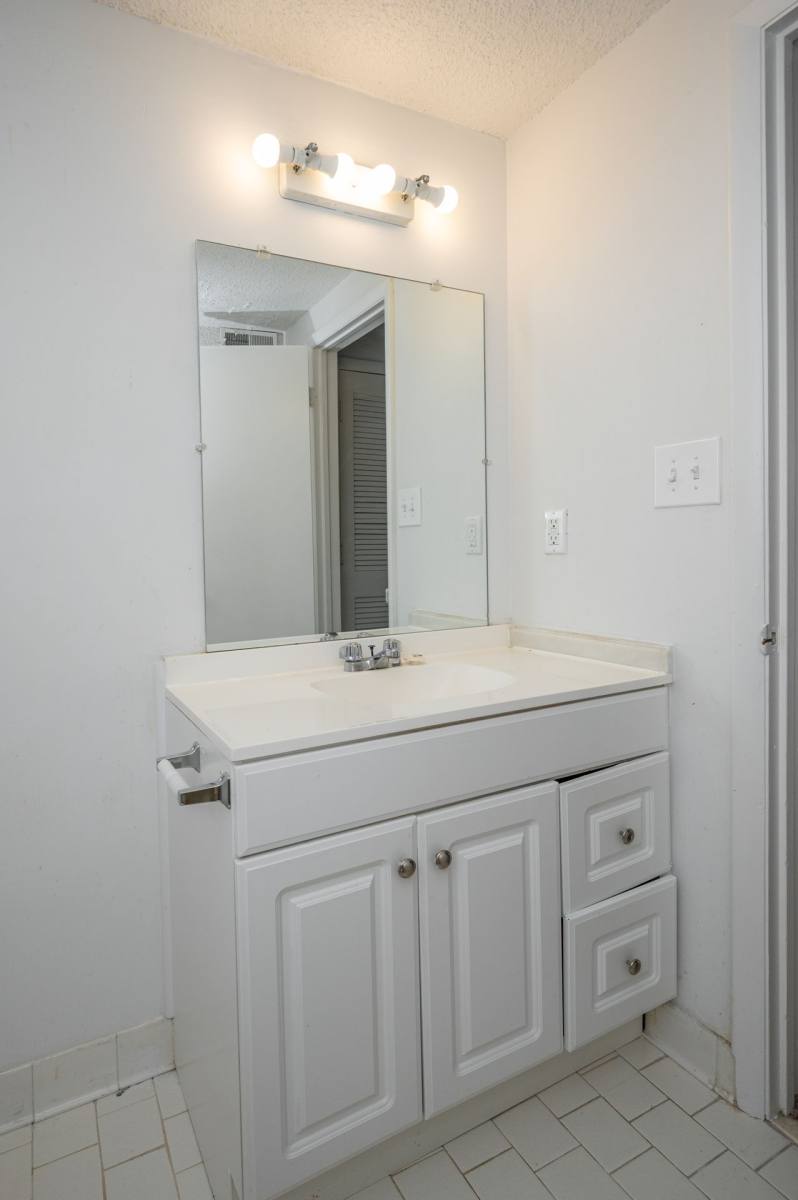 Apartment for rent at 1721 11th Place S, Birmingham, AL 35205