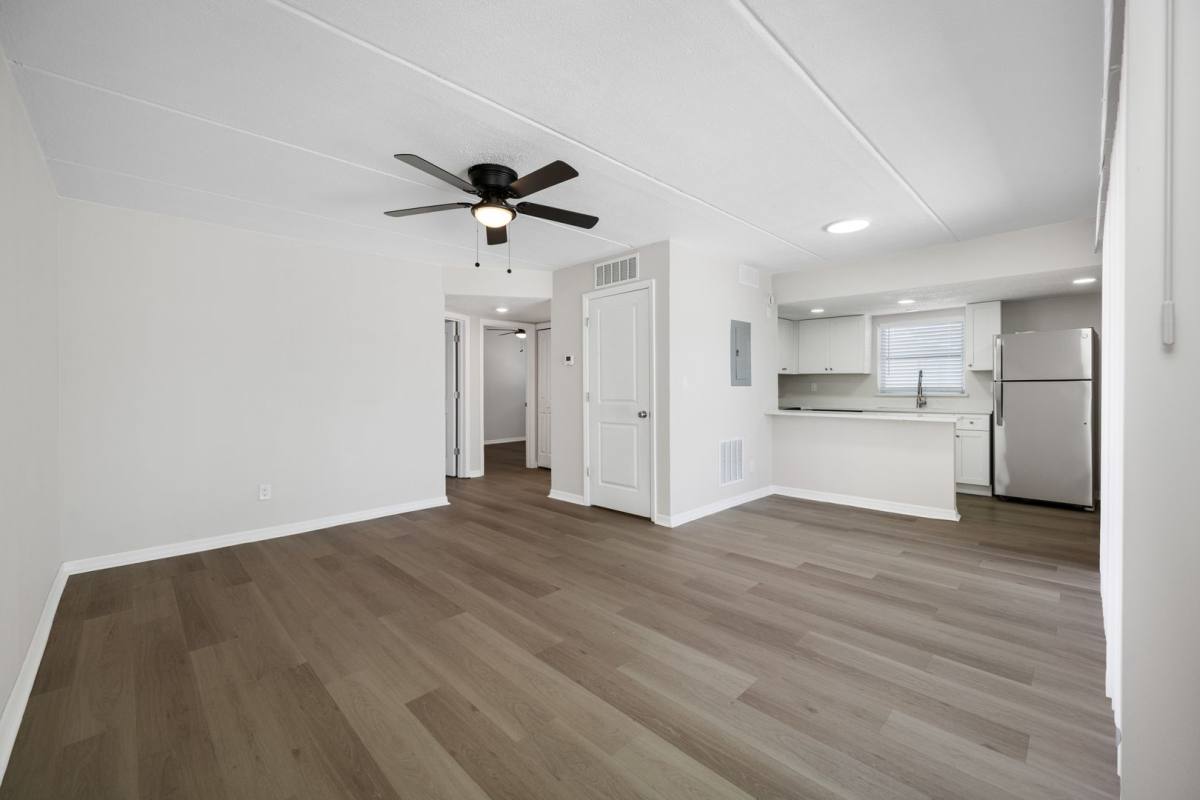 Apartment for rent at 8012 Blind Pass Rd, Saint Petersburg, FL 33706