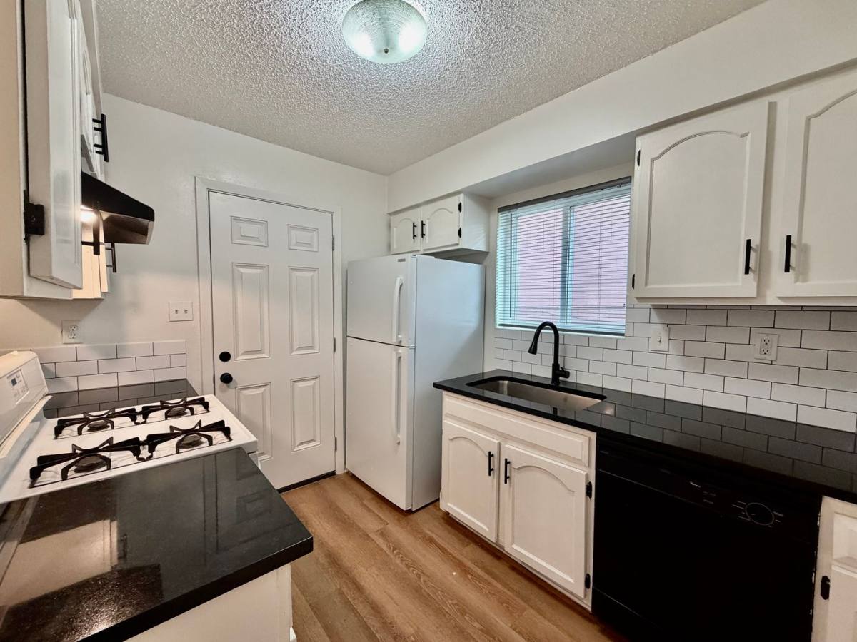 Townhouse for rent at 1120 Hazelton, San Marcos, TX 78666
