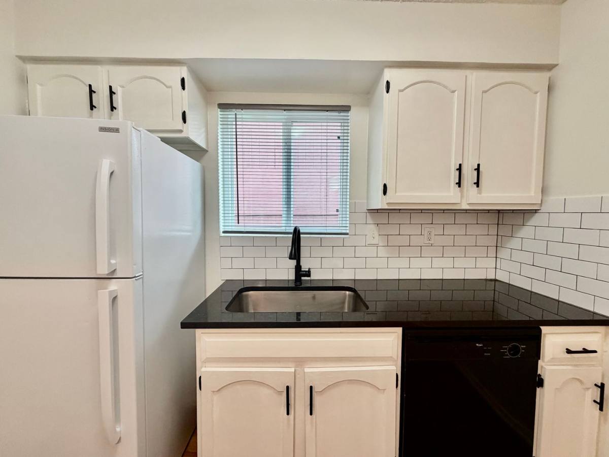 Townhouse for rent at 1120 Hazelton, San Marcos, TX 78666