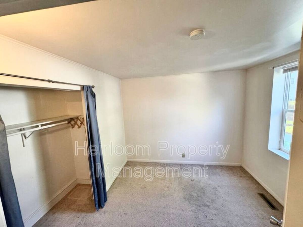 House for rent at 1718 Cumming Ave, Superior, WI 54880