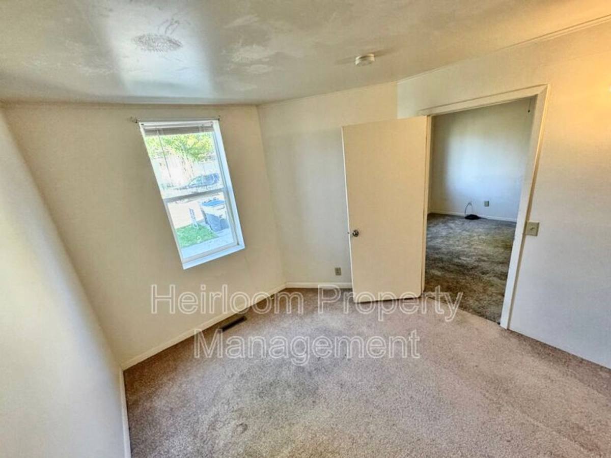 House for rent at 1718 Cumming Ave, Superior, WI 54880