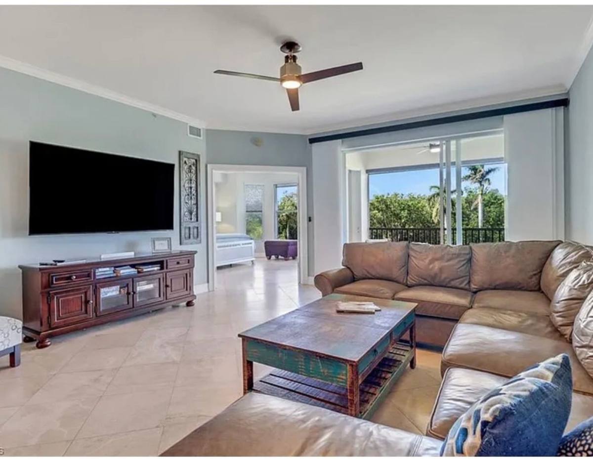 Condo for rent at 4650 Yacht Harbor Dr, Naples, FL 34112
