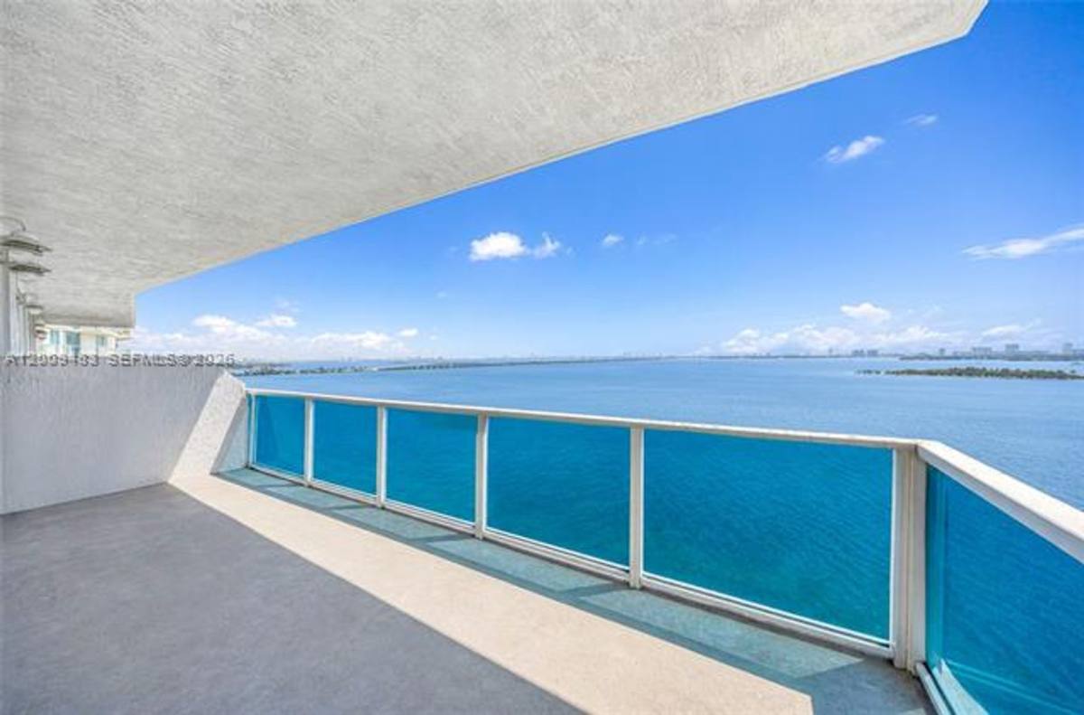 Apartment for rent at 700 NE 25th St, Miami, FL 33137