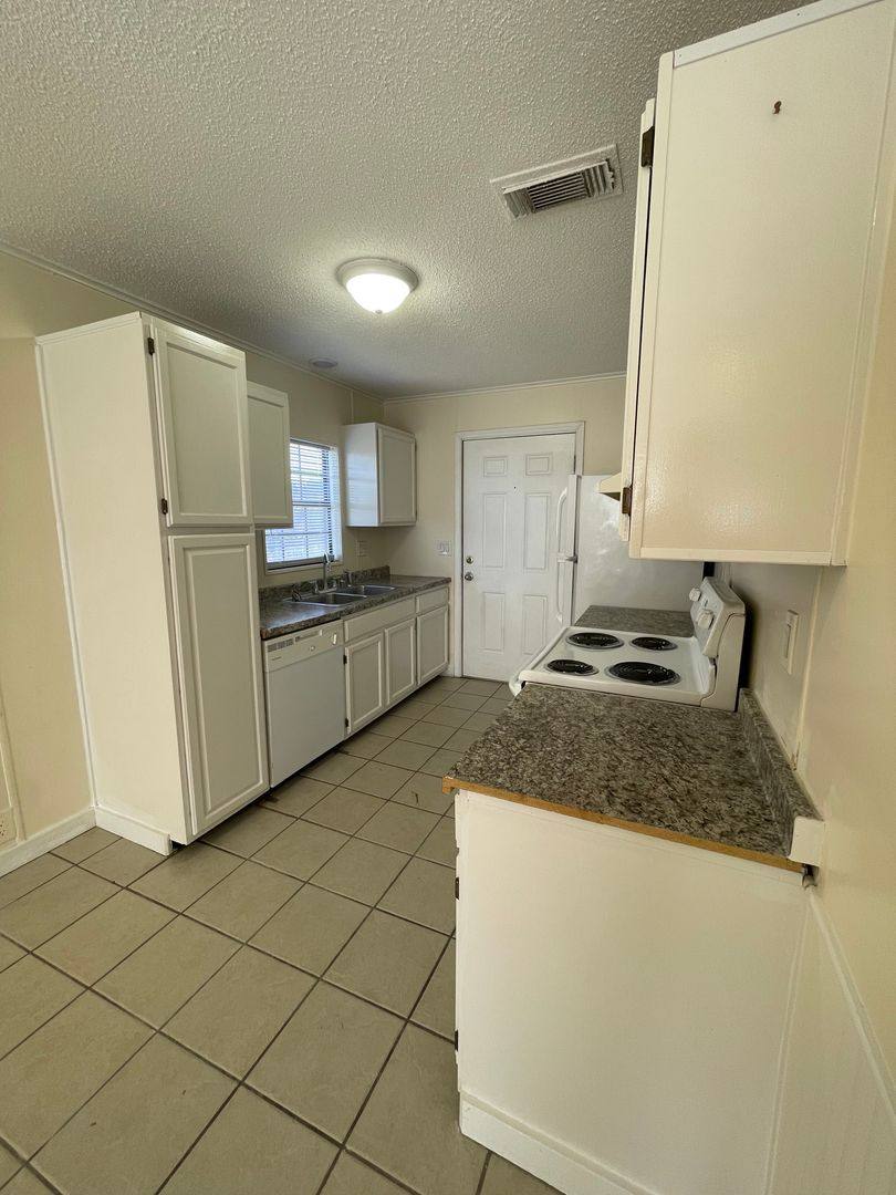 Apartment for rent at 200 Aster St, Kingsland, TX 78639