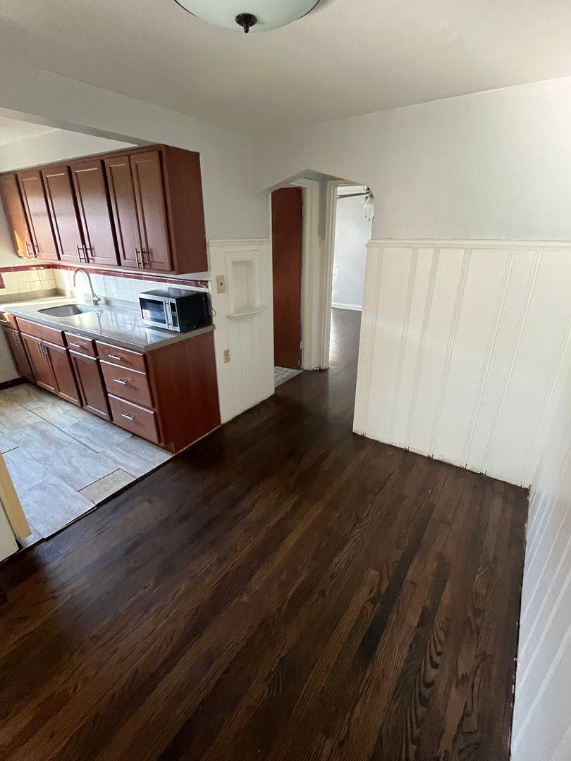 Apartment for rent at 4330 Oakwood Ave, Cincinnati, OH 45236