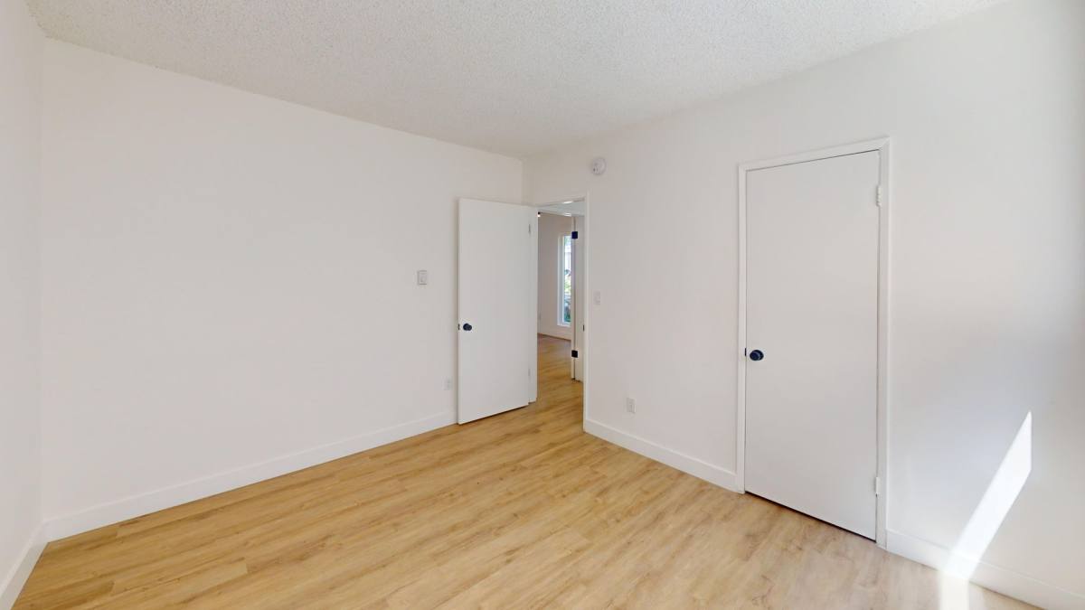 Apartment for rent at 7503 Hazeltine Ave, Van Nuys, CA 91405