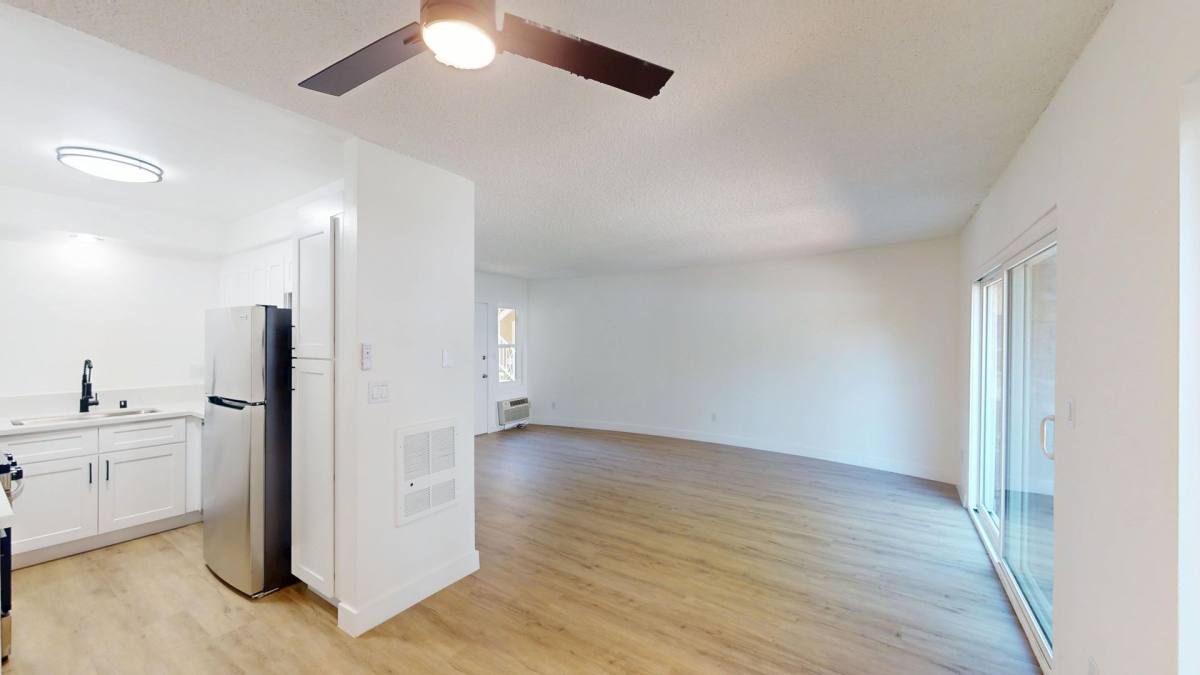 Apartment for rent at 7503 Hazeltine Ave, Van Nuys, CA 91405