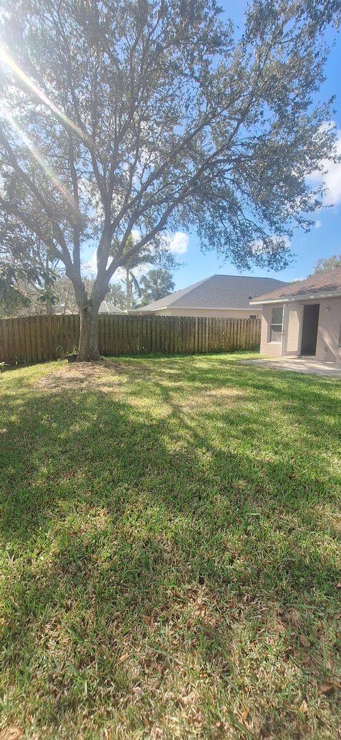 House for rent at 2891 Stratford Point Dr, Melbourne, FL 32904