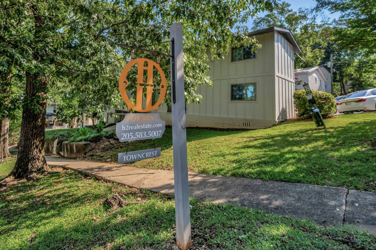 Townhouse for rent at 1501 16th Ave S, Birmingham, AL 35205