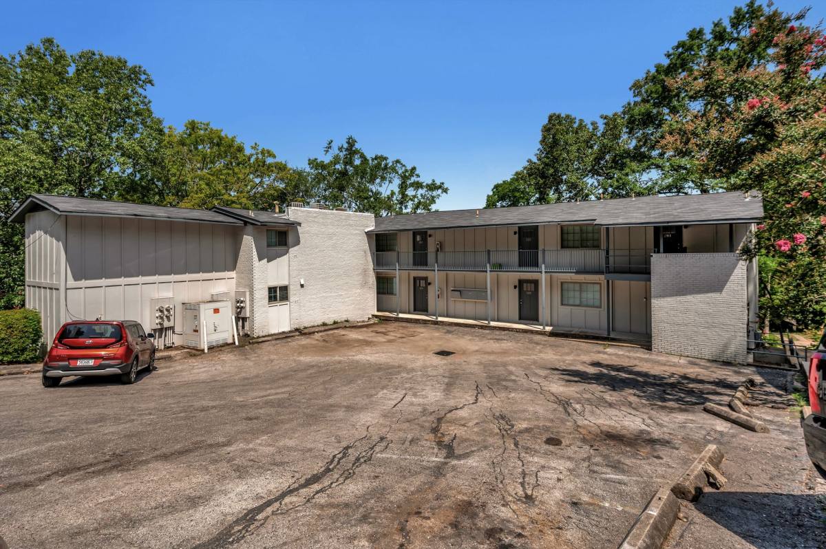 Townhouse for rent at 1501 16th Ave S, Birmingham, AL 35205