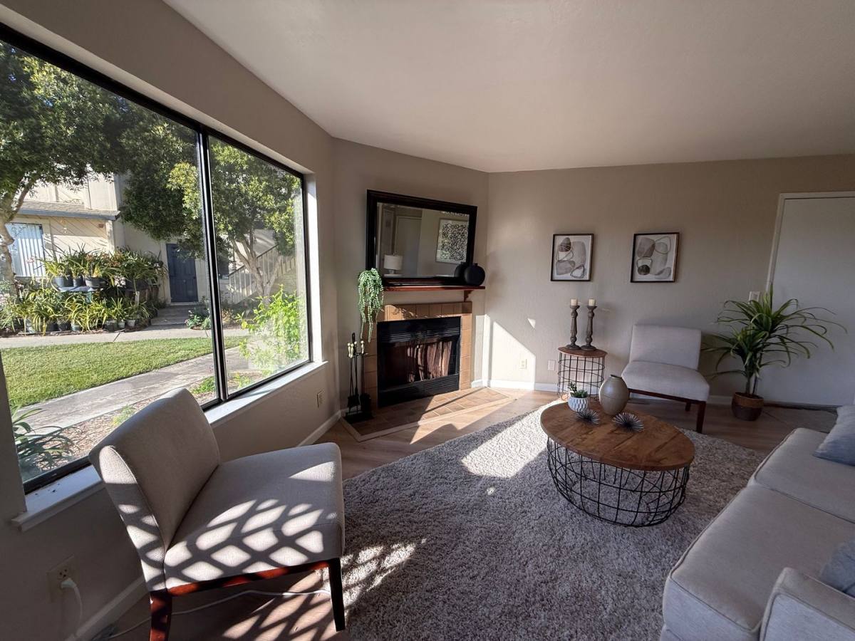 Townhouse for rent at 253 Green Meadow Dr #C, Watsonville, CA 95076