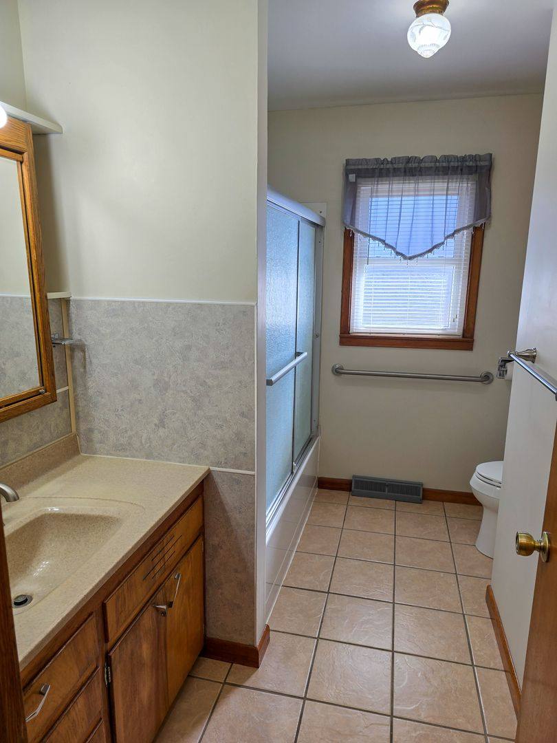 House for rent at 1605 Grand Ave, Grand Island, NE 68801
