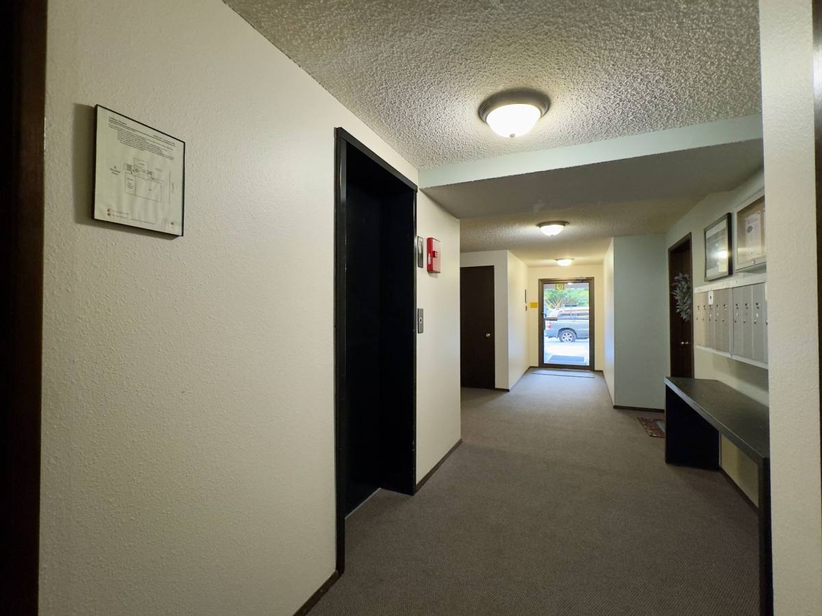 Apartment for rent at 6520 24th Ave NW, Seattle, WA 98117