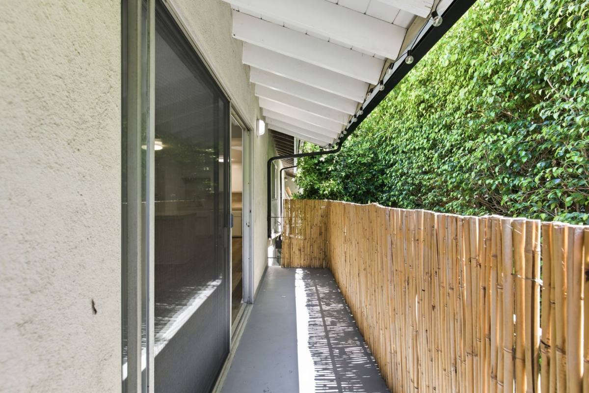 Apartment for rent at 1015 S Westgate Ave, Los Angeles, CA 90049