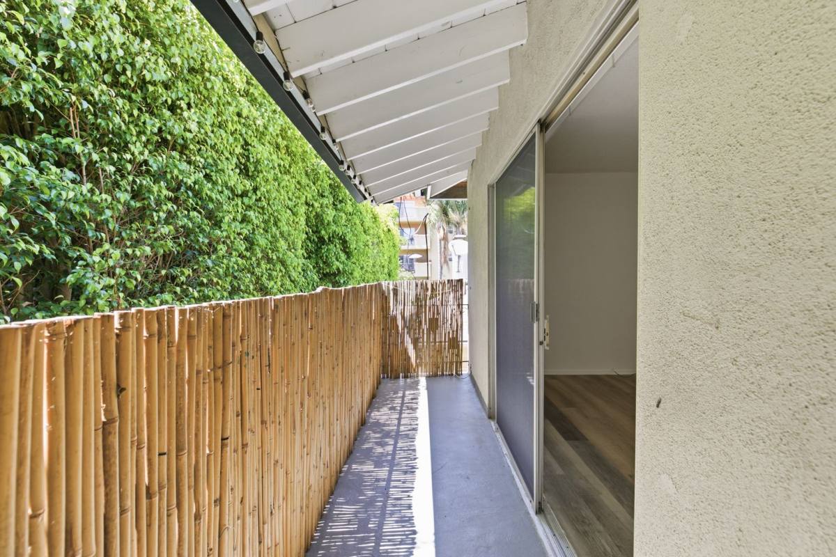 Apartment for rent at 1015 S Westgate Ave, Los Angeles, CA 90049