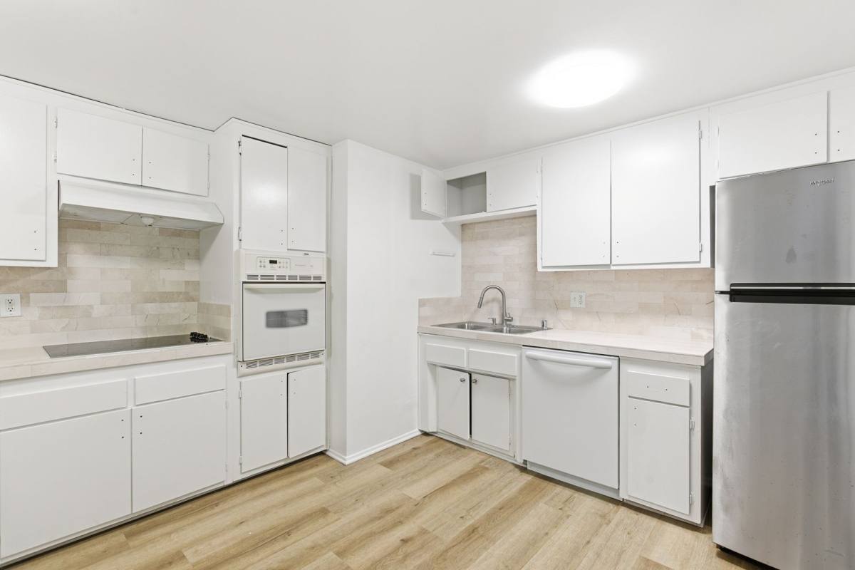 Apartment for rent at 1015 S Westgate Ave, Los Angeles, CA 90049
