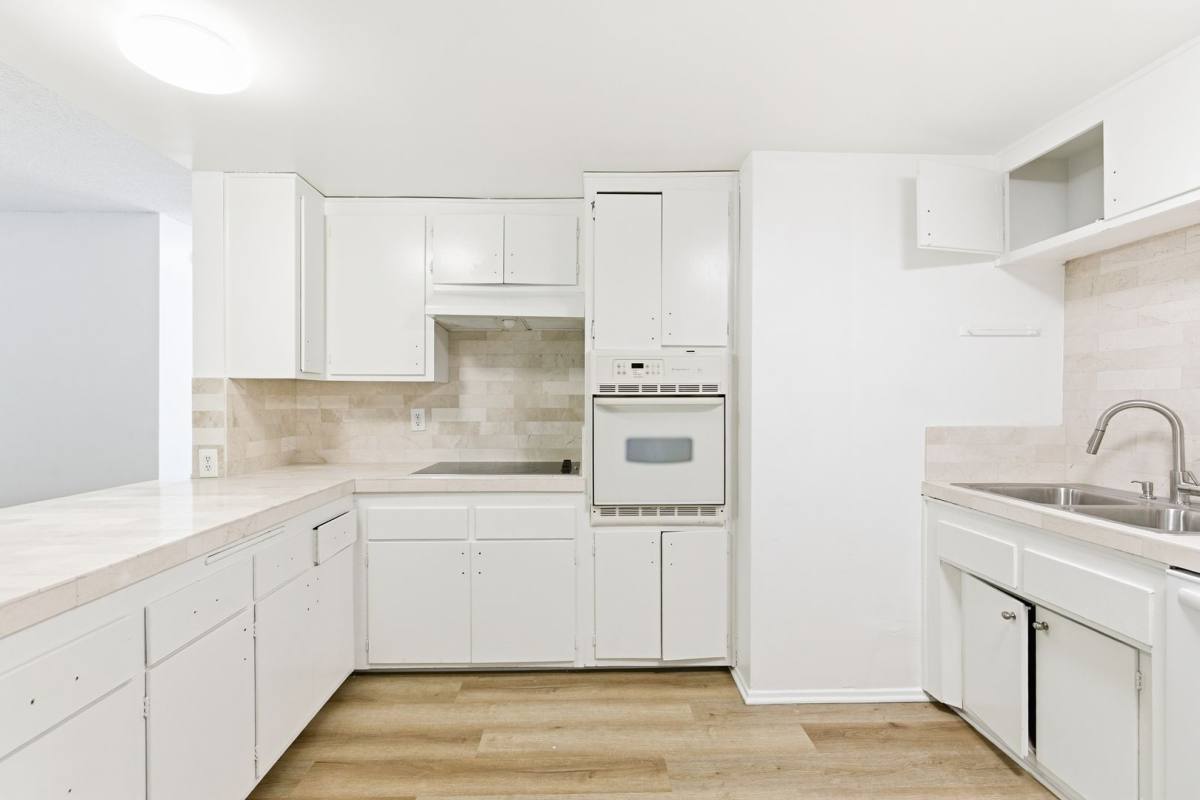 Apartment for rent at 1015 S Westgate Ave, Los Angeles, CA 90049