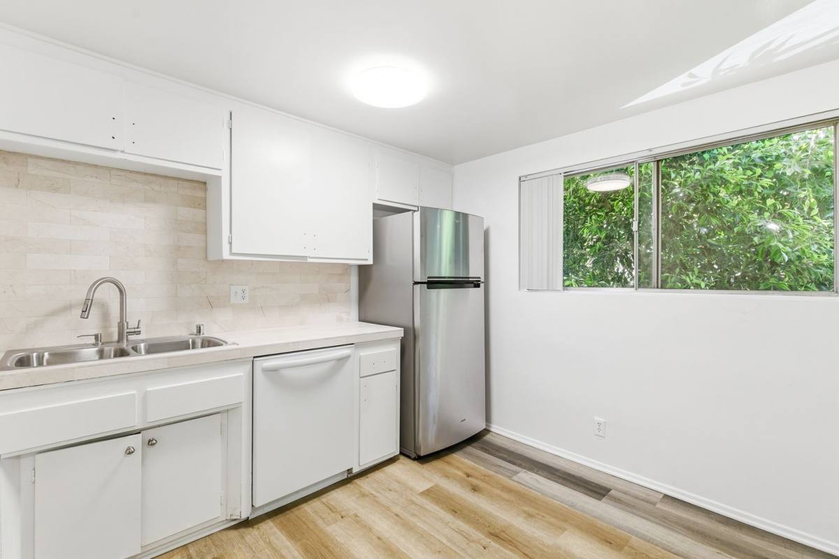 Apartment for rent at 1015 S Westgate Ave, Los Angeles, CA 90049