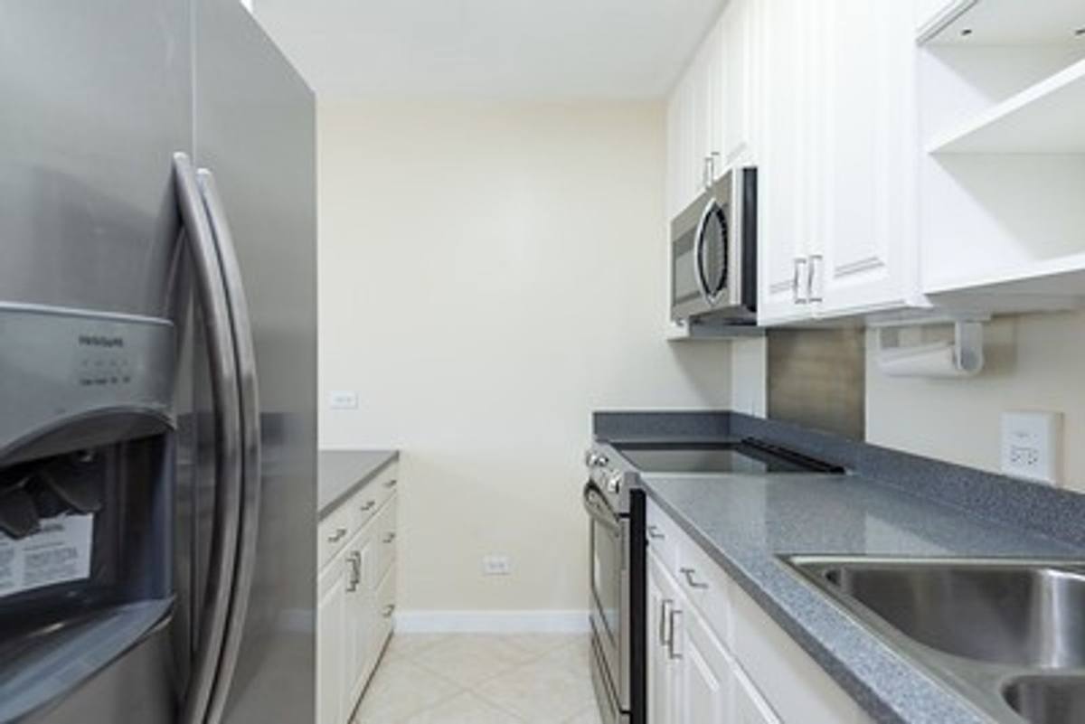 Apartment for rent at 1519 Nuuanu Ave, Honolulu, HI 96817