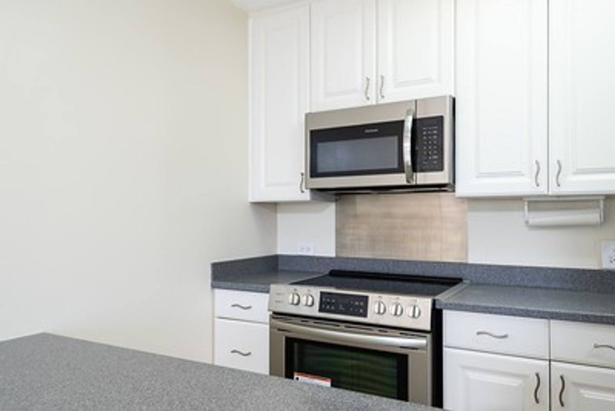 Apartment for rent at 1519 Nuuanu Ave, Honolulu, HI 96817
