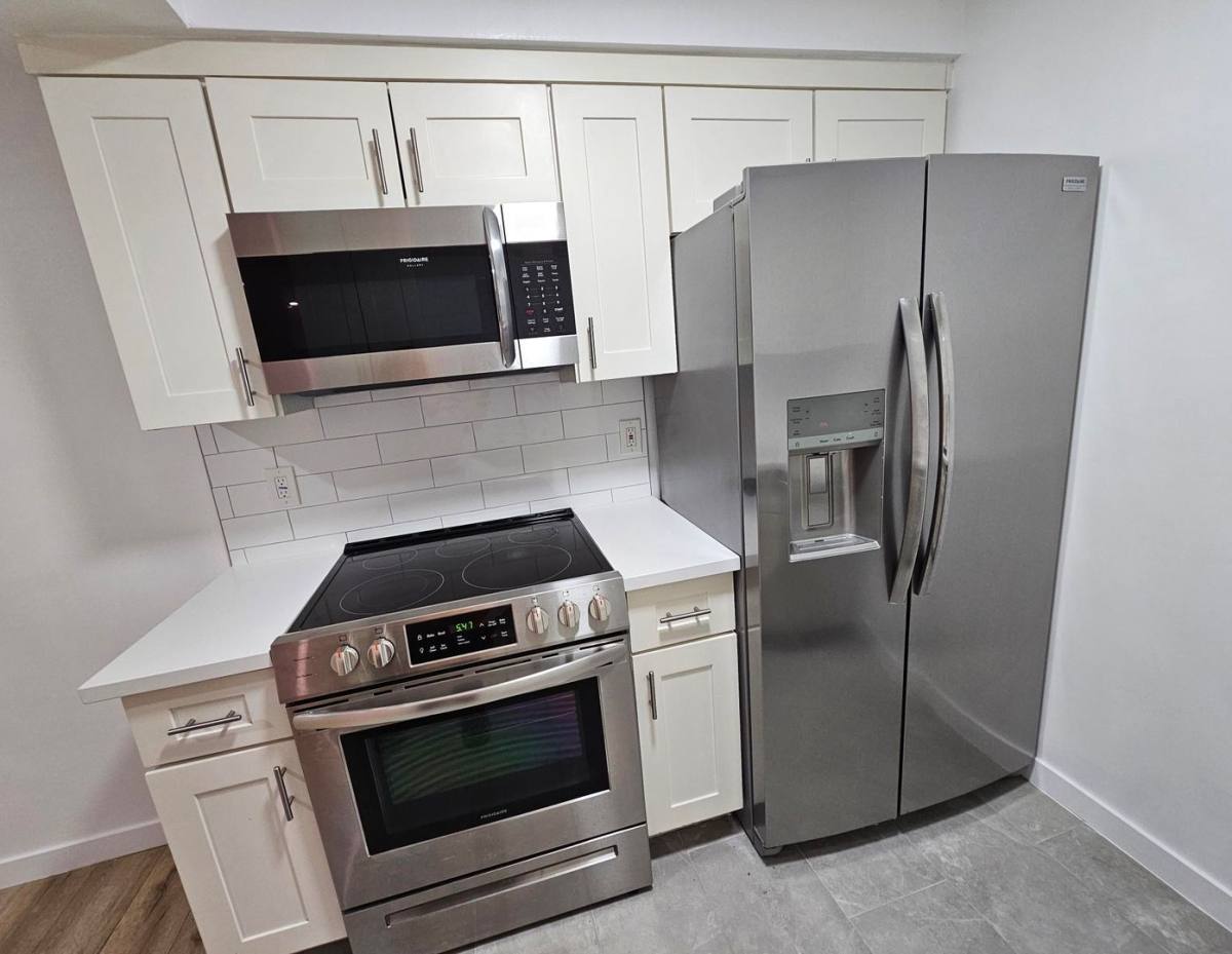 Apartment for rent at 2703 Ruhland, Redondo Beach, CA 90278