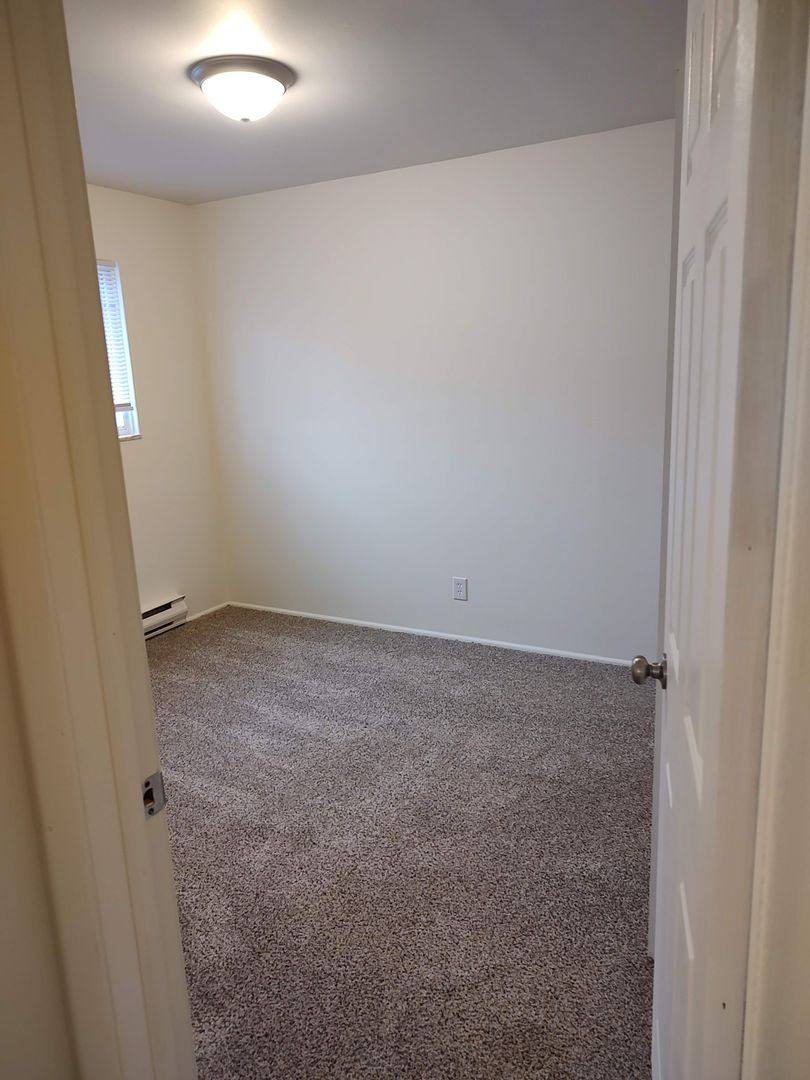 Apartment for rent at 5044 N McKinley Rd, Flushing, MI 48433