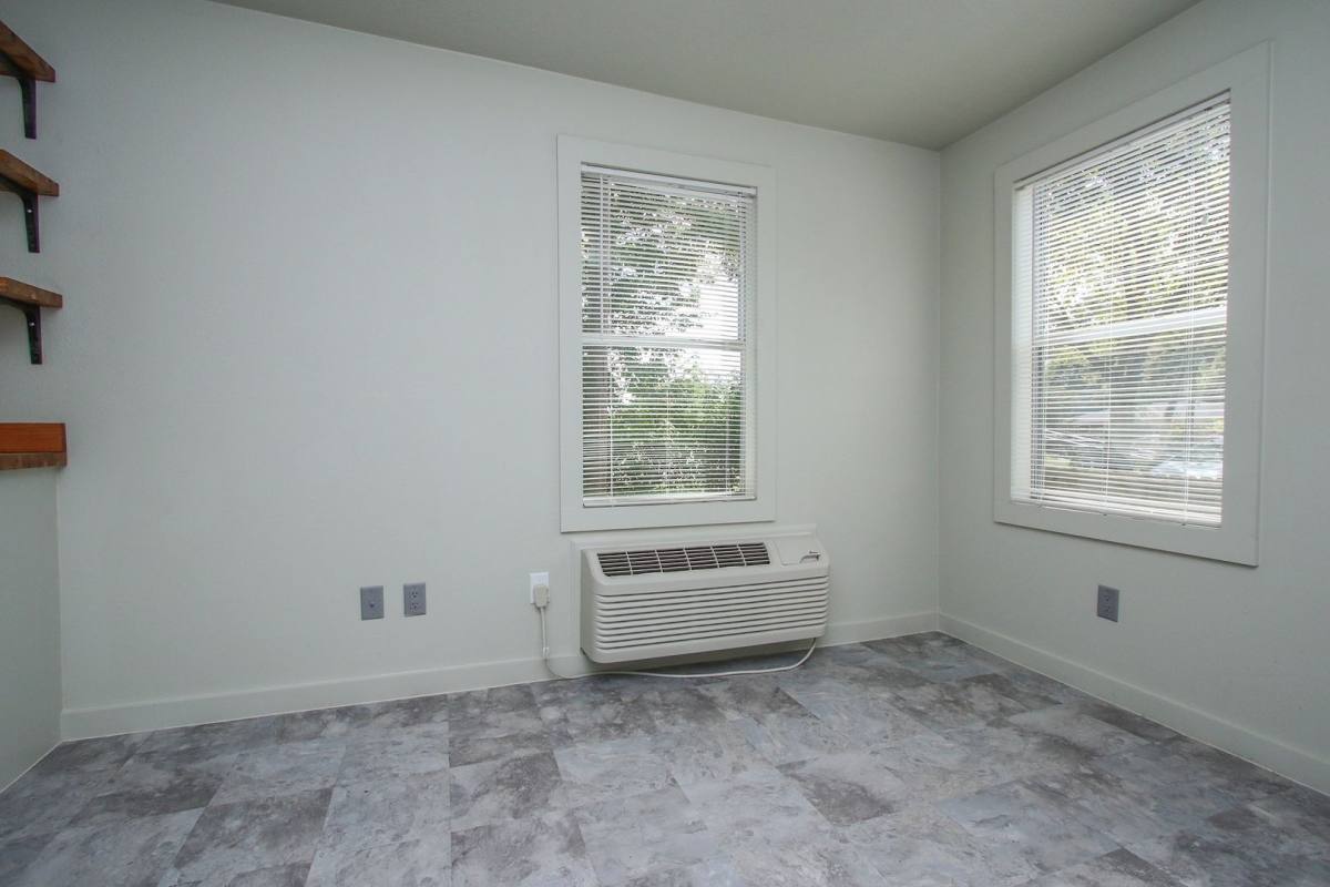 Apartment for rent at 505 1 2 E, Houston, TX 77018