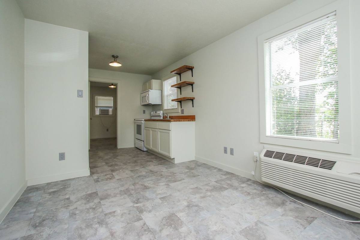 Apartment for rent at 505 1 2 E, Houston, TX 77018