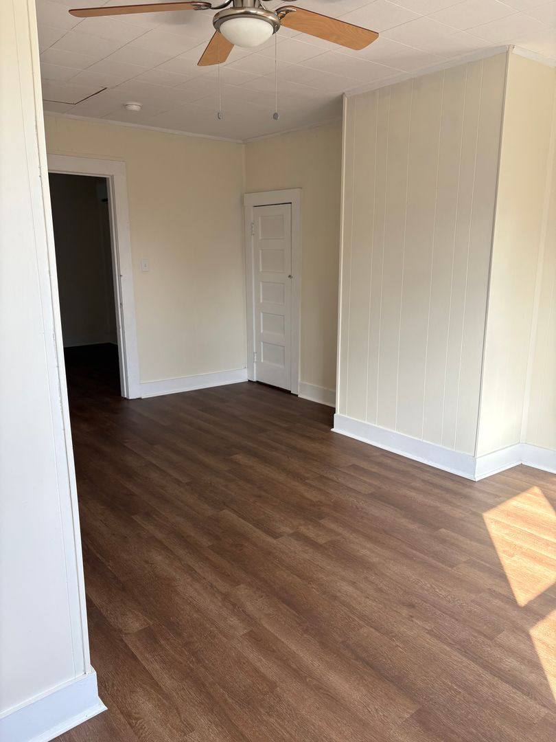Apartment for rent at 102 W Lelia St, Florence, AL 35630