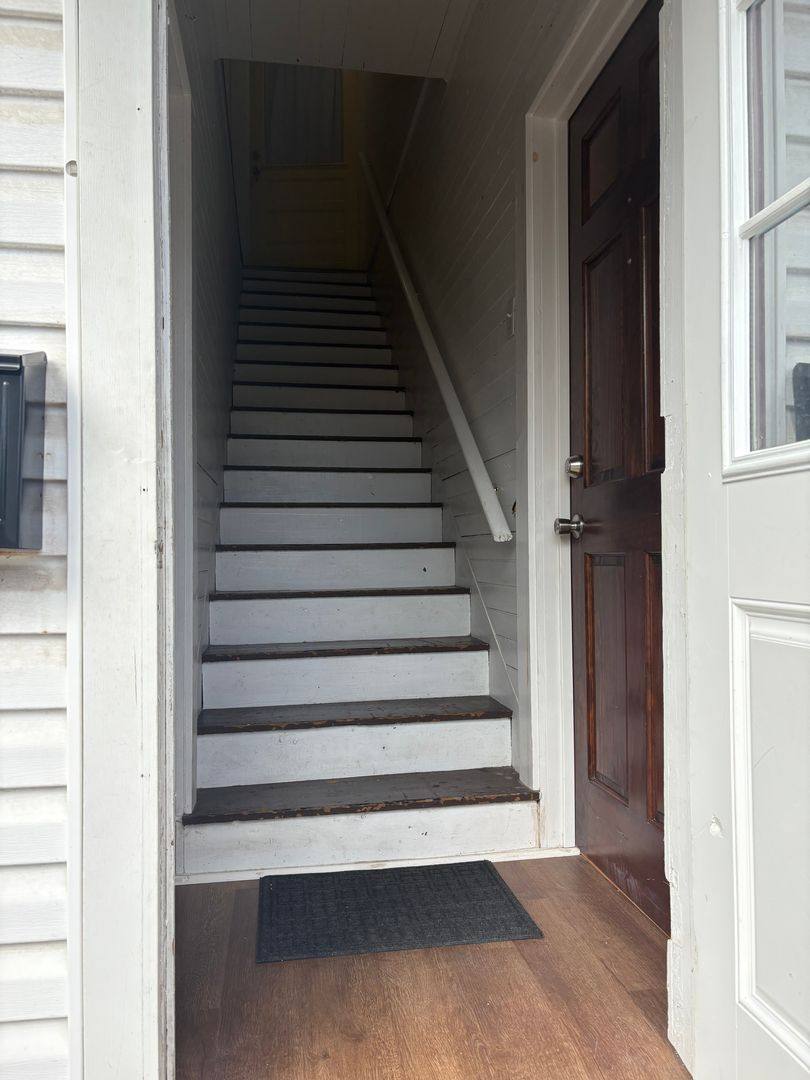 Apartment for rent at 102 W Lelia St, Florence, AL 35630