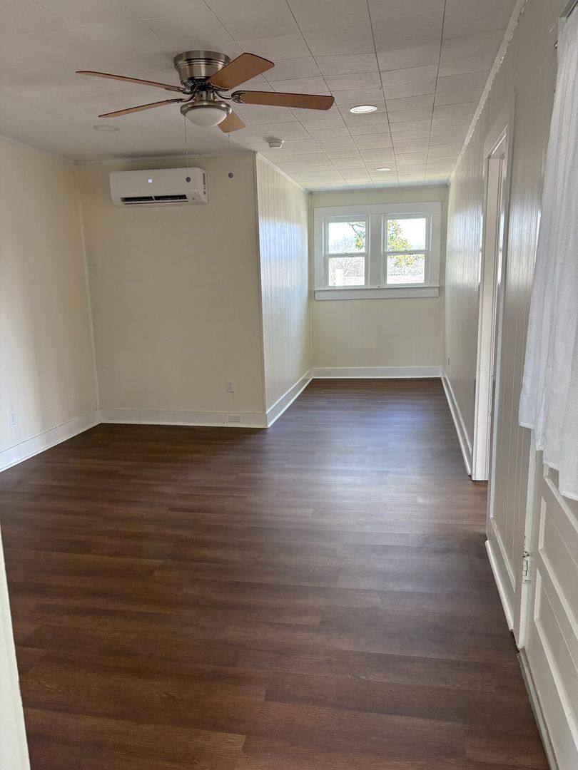 Apartment for rent at 102 W Lelia St, Florence, AL 35630