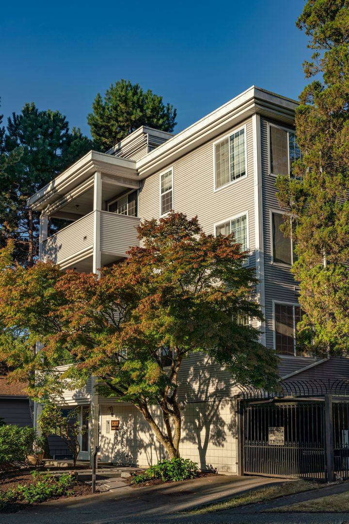 Apartment for rent at 5307 Ravenna Place NE, Seattle, WA 98105