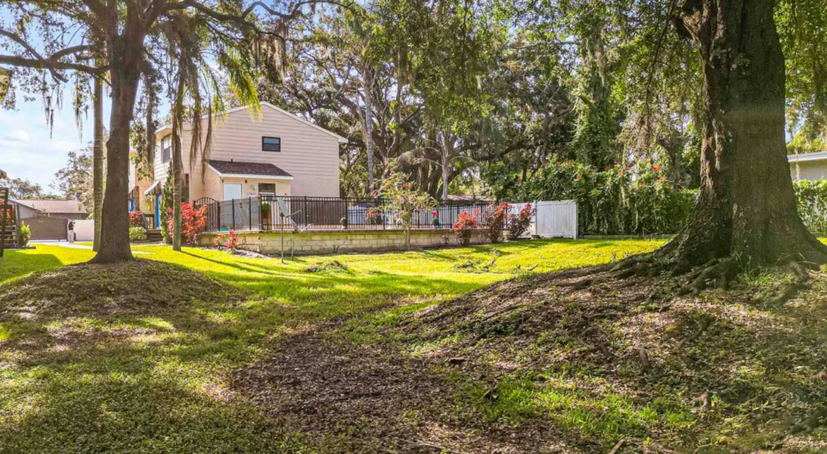 Apartment for rent at 12216 N 59th St, Tampa, FL 33617