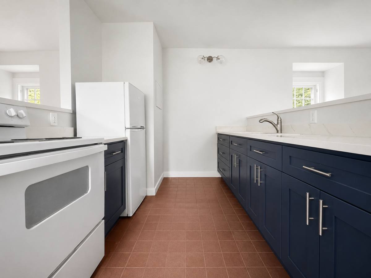 Apartment for rent at 186 W Queen Lane, Philadelphia, PA 19144